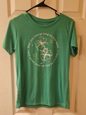 Green Shamrock Graphic Tee